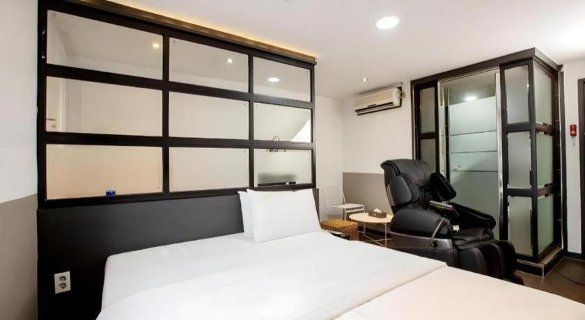 M7 Business Hotel Chilgok Exterior foto